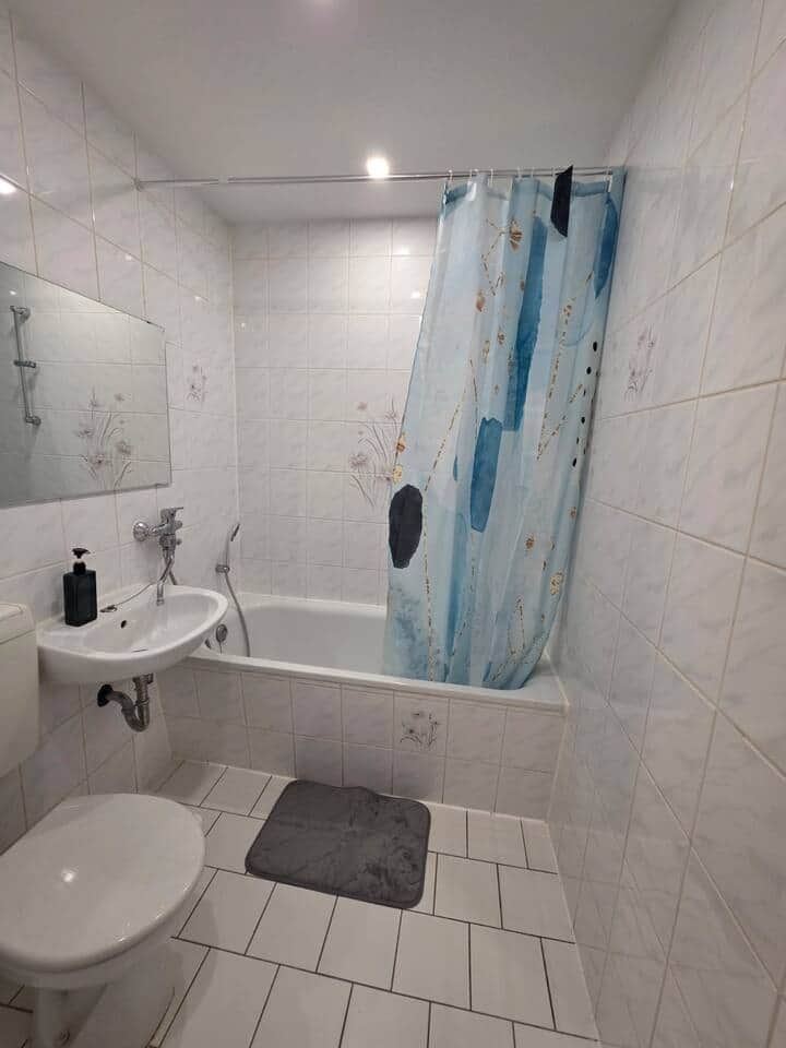 Unterkunft Halle – 6 Plätze, 2. OG Foto 5